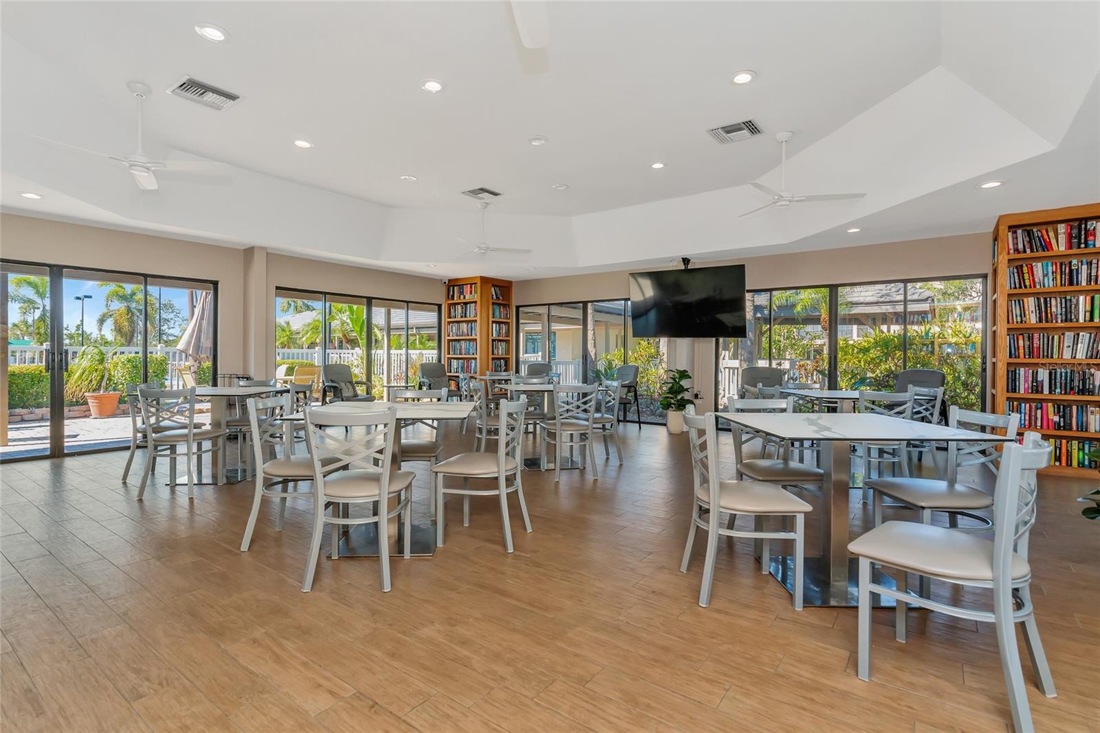EAGLES POINT AT THE LANDINGS, BAYVIEW HOMES I - Residential