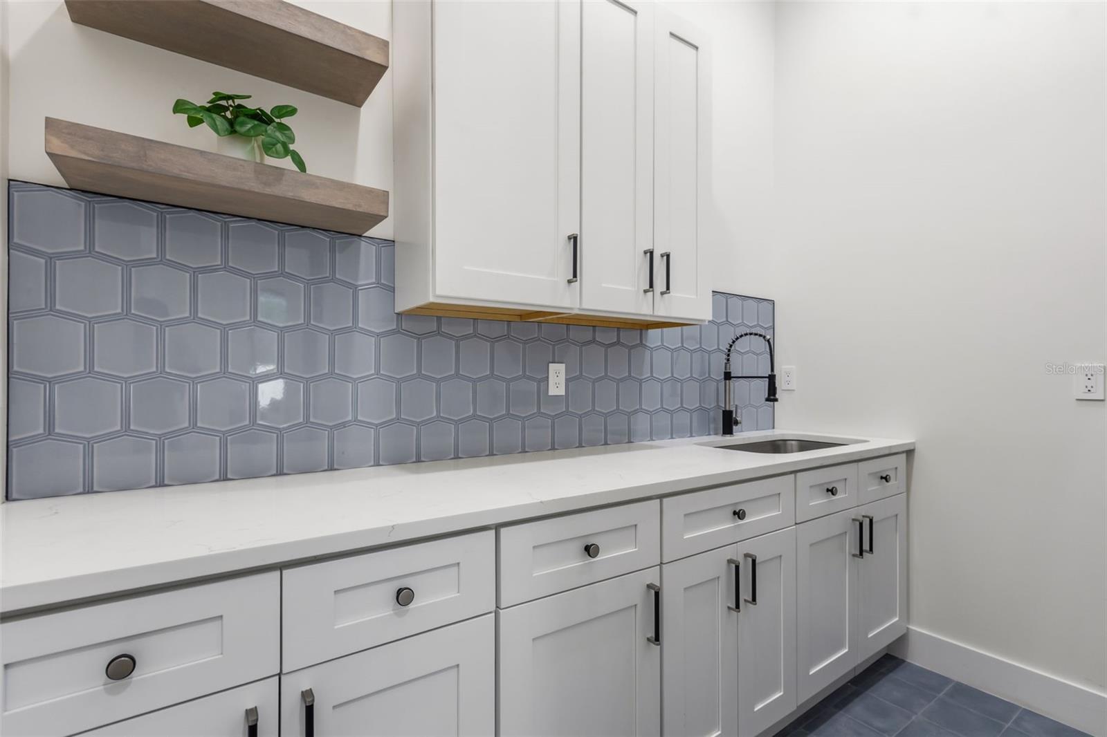 KENILWORTH SHORES SEC 01 - Residential