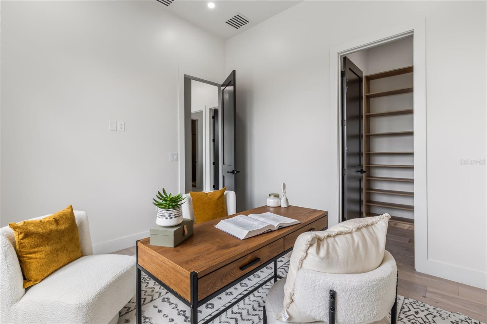 KENILWORTH SHORES SEC 01 - Residential