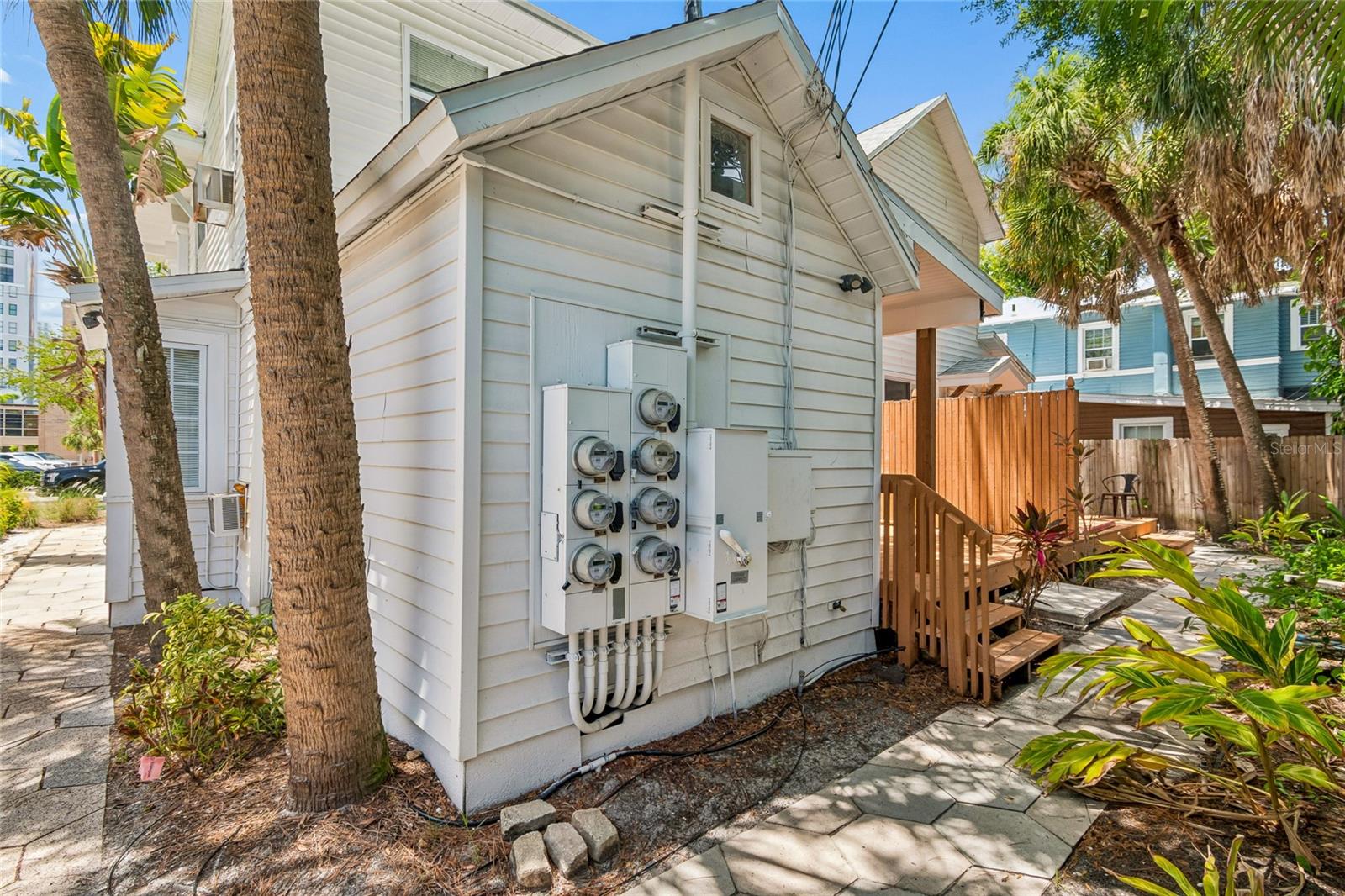 KINYONS H H ADD - Commercial Sale