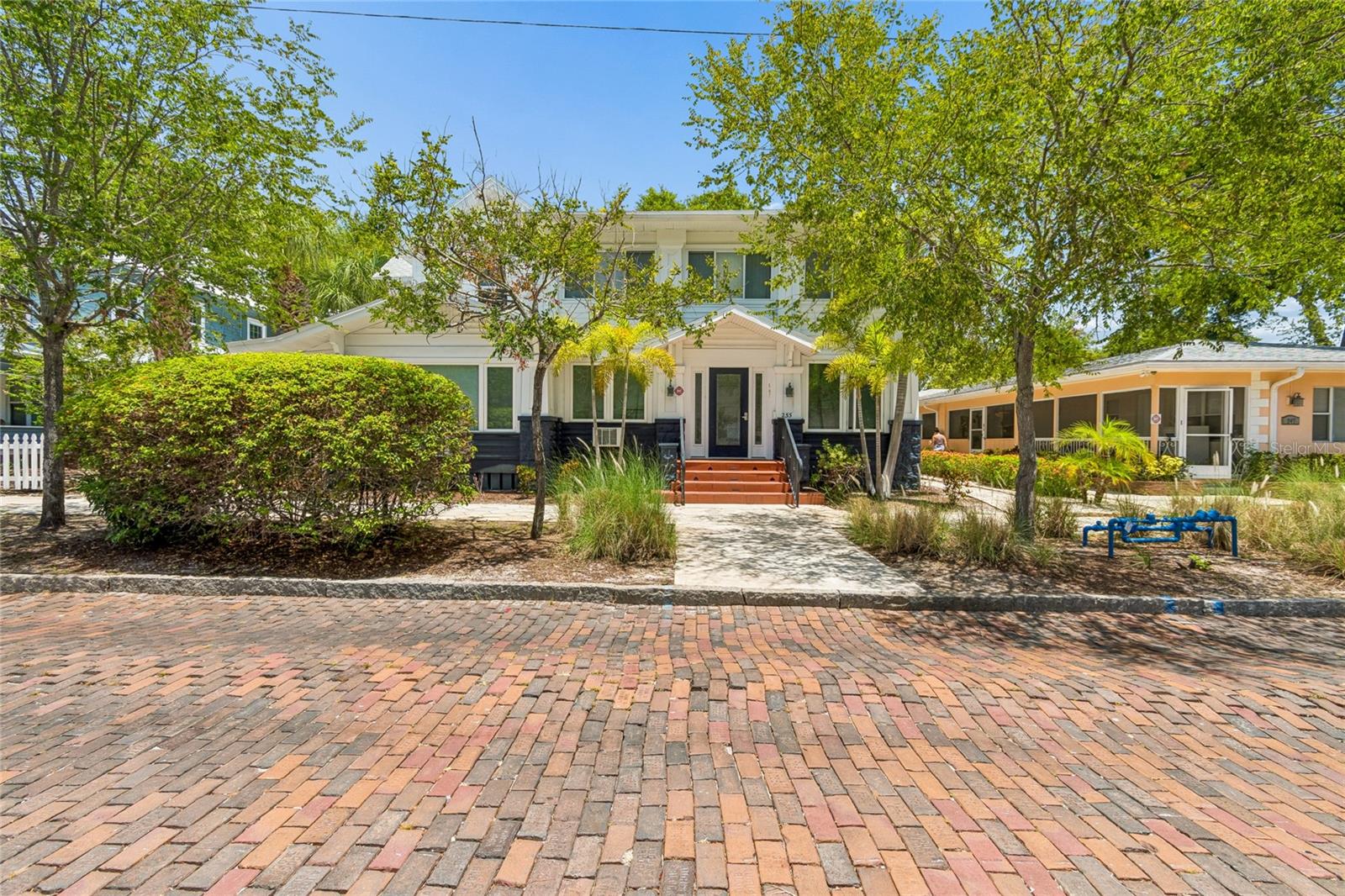 KINYONS H H ADD - Commercial Sale