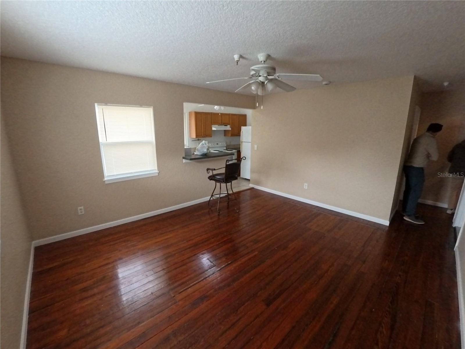 KINYONS H H ADD - Commercial Sale