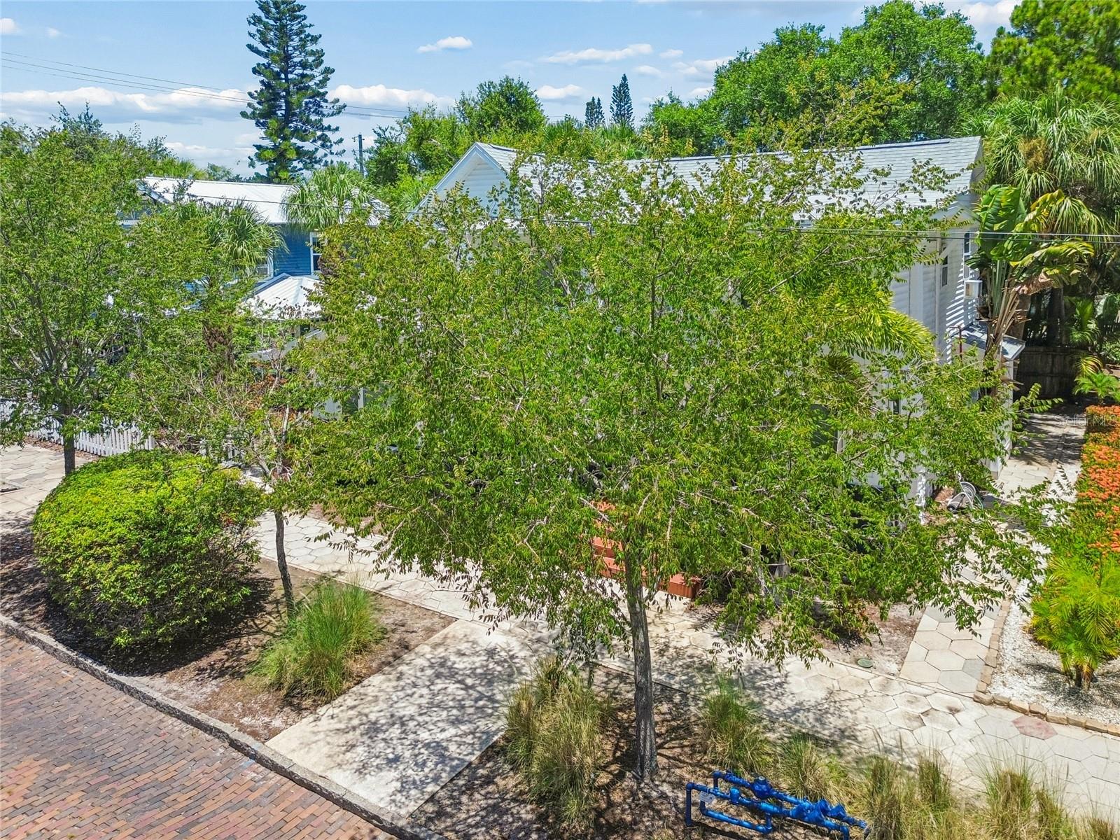 KINYONS H H ADD - Commercial Sale