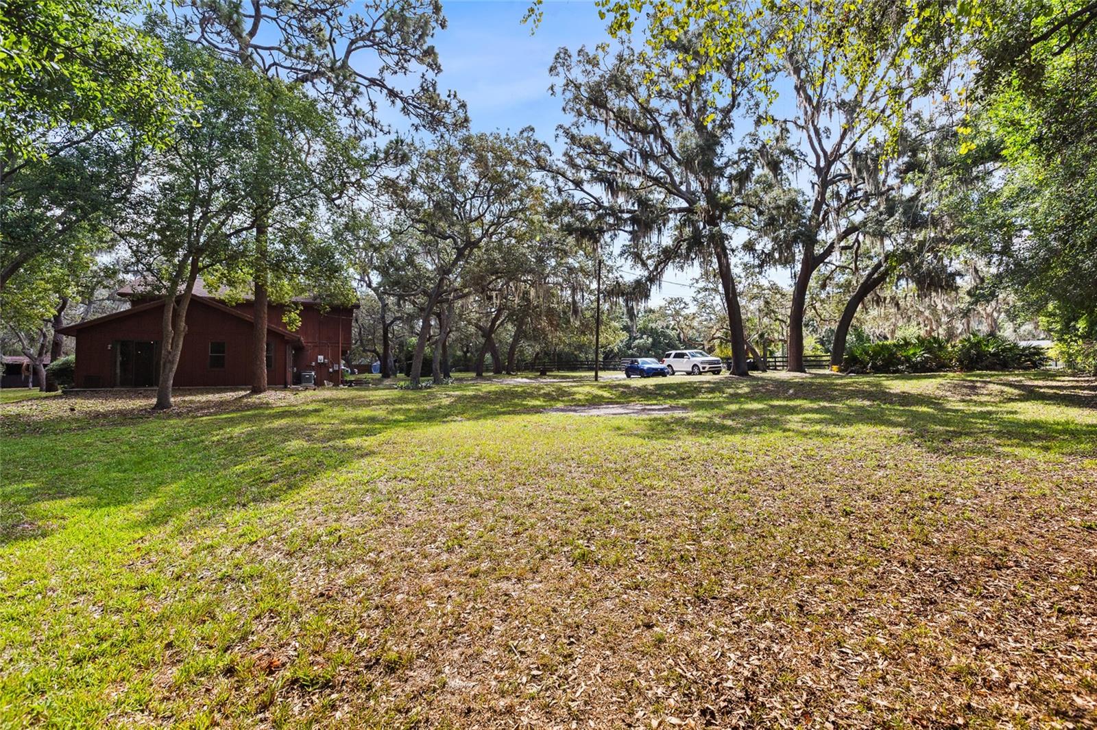 GOLDEN ACRES - Residential