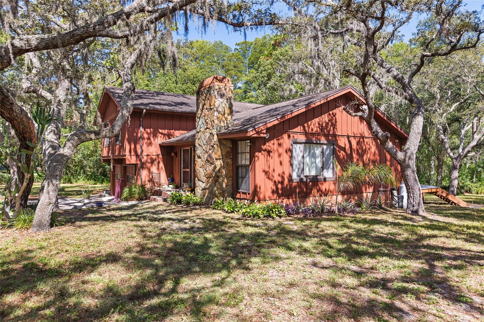 GOLDEN ACRES - Residential