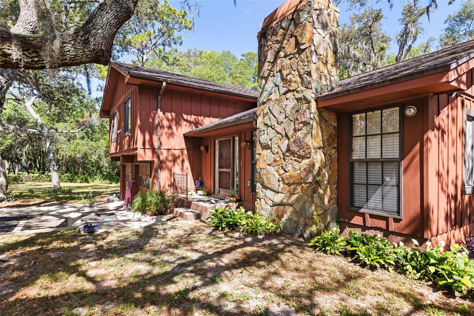 GOLDEN ACRES - Residential