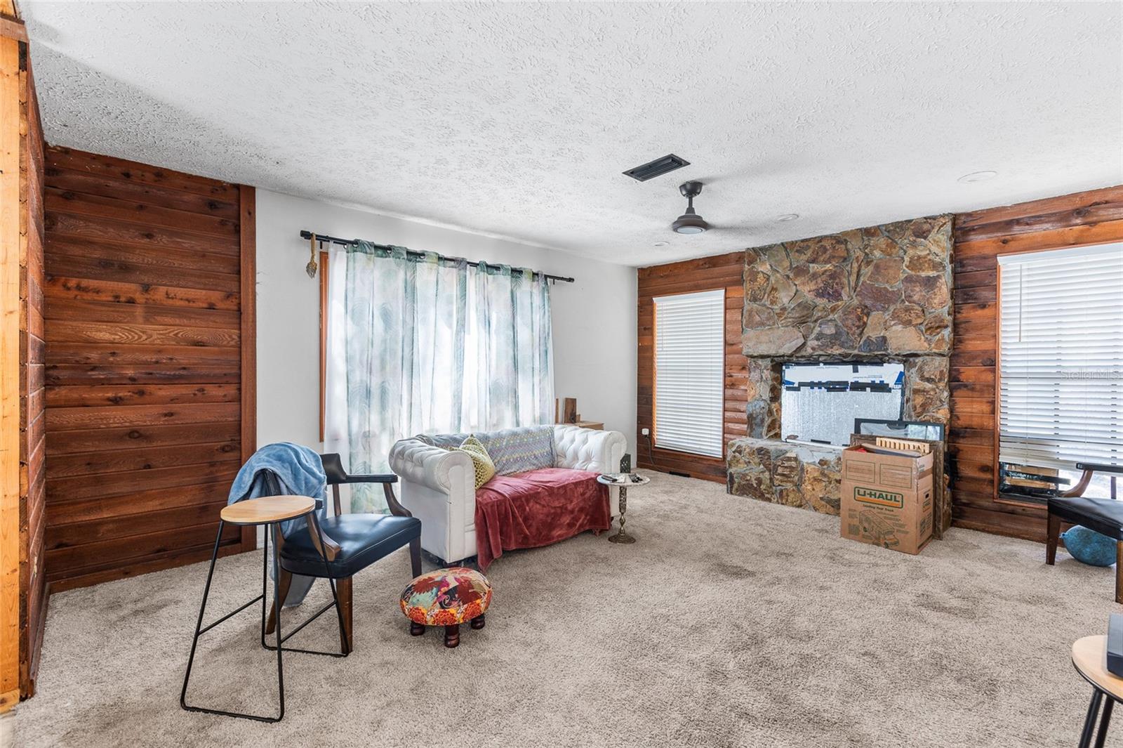 GOLDEN ACRES - Residential