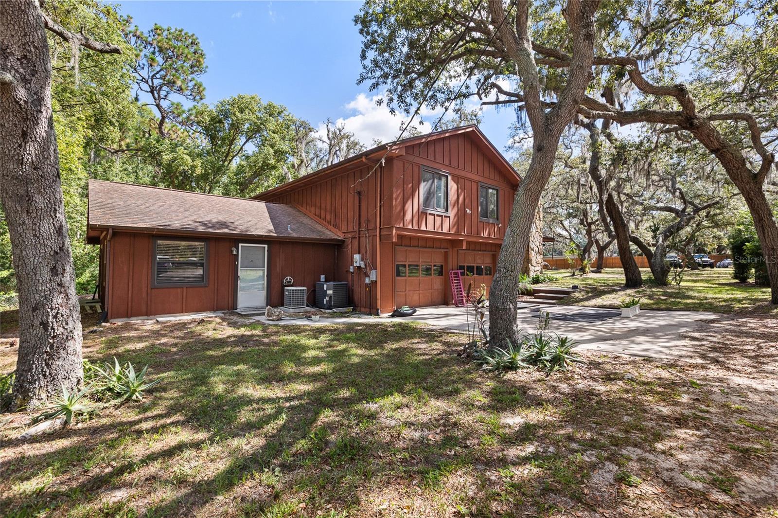 GOLDEN ACRES - Residential