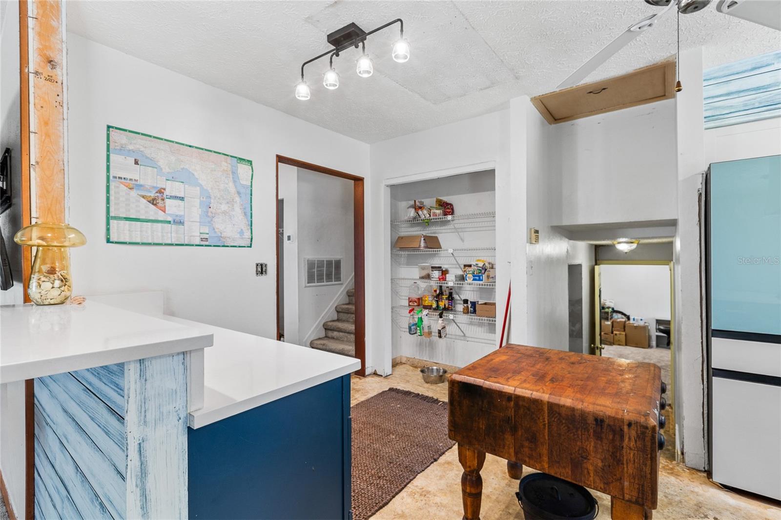 GOLDEN ACRES - Residential