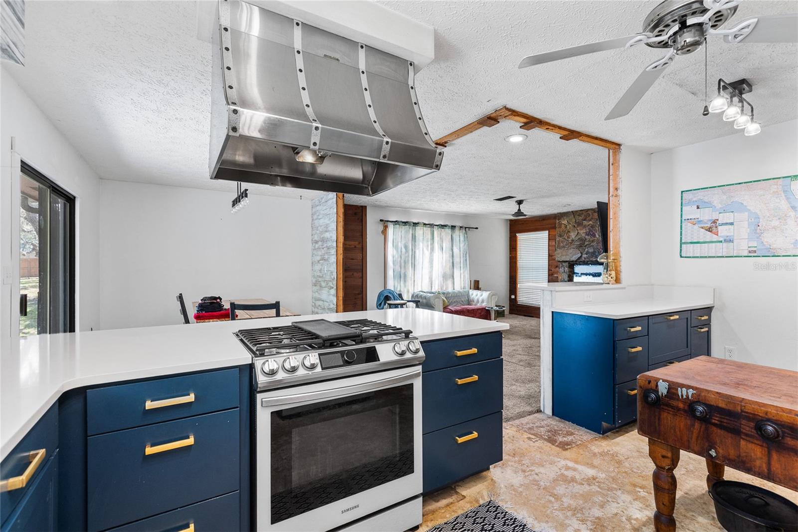 GOLDEN ACRES - Residential