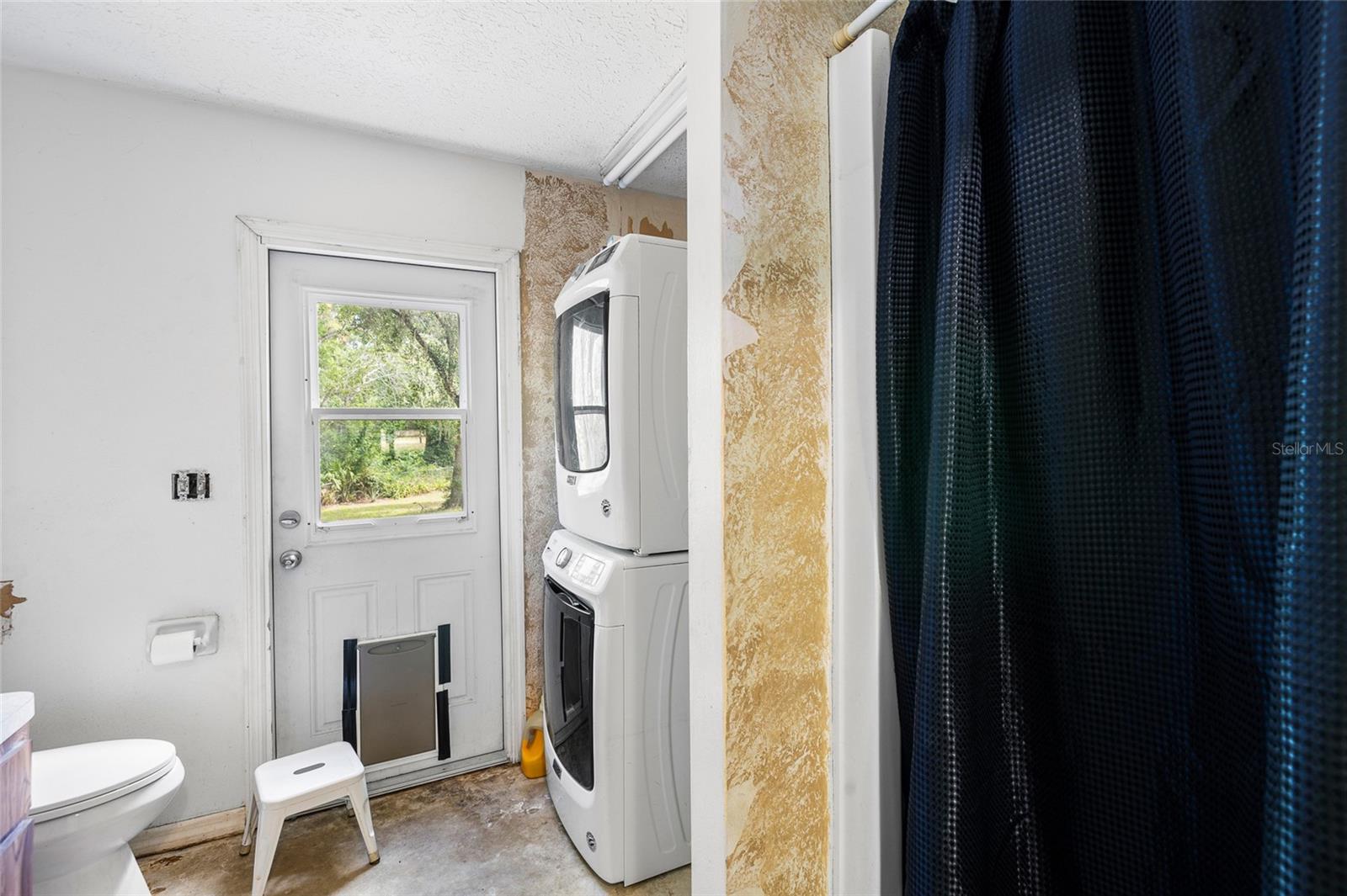 GOLDEN ACRES - Residential