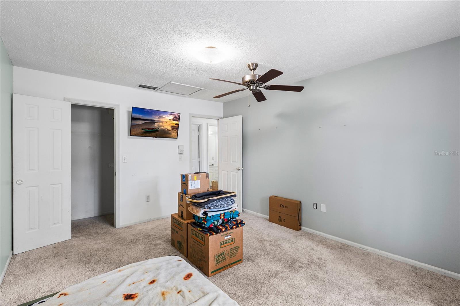GOLDEN ACRES - Residential