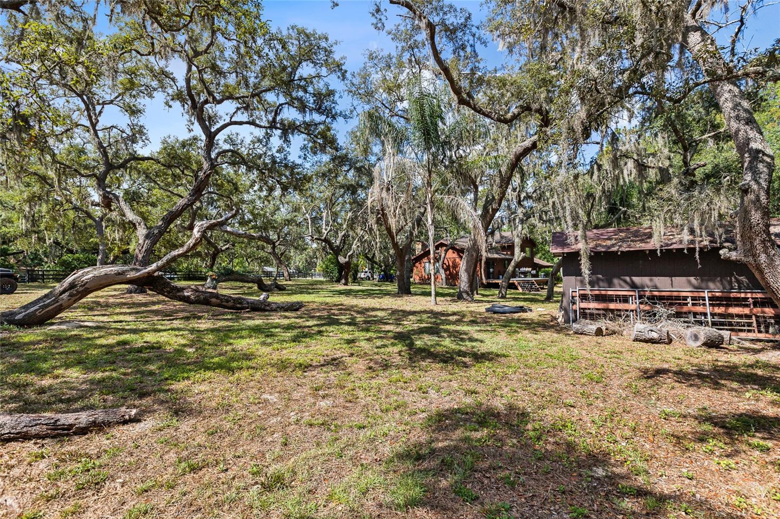 GOLDEN ACRES - Residential