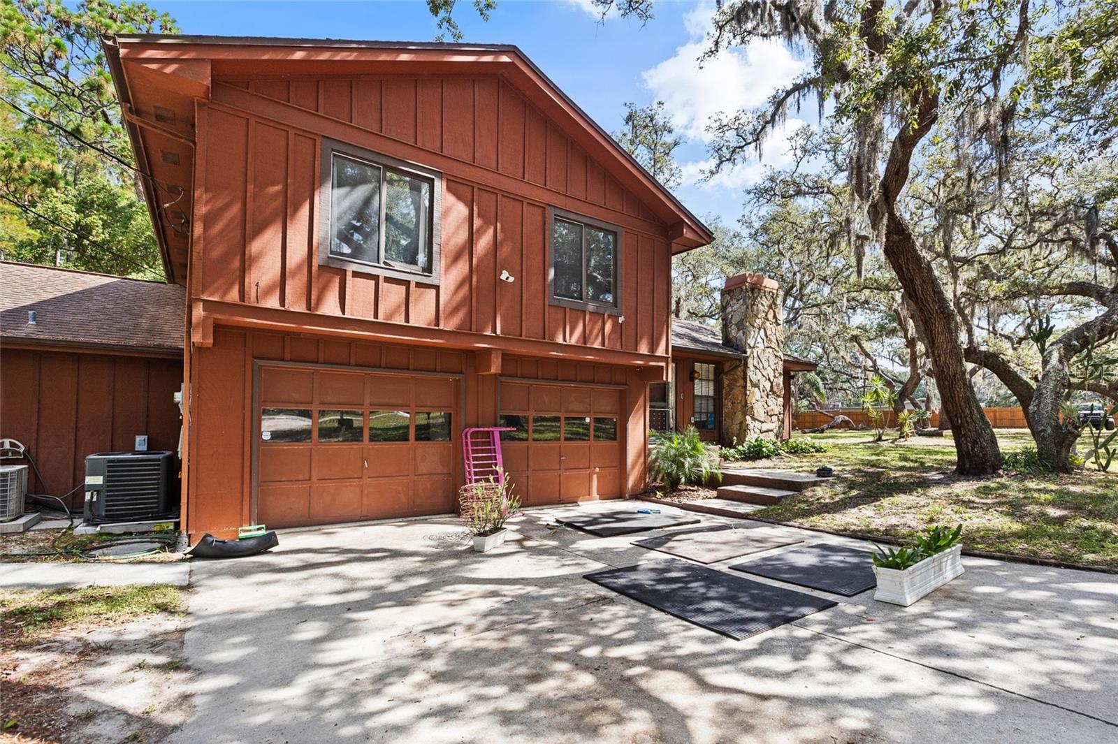GOLDEN ACRES - Residential