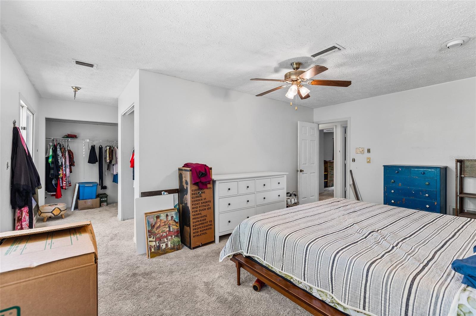 GOLDEN ACRES - Residential