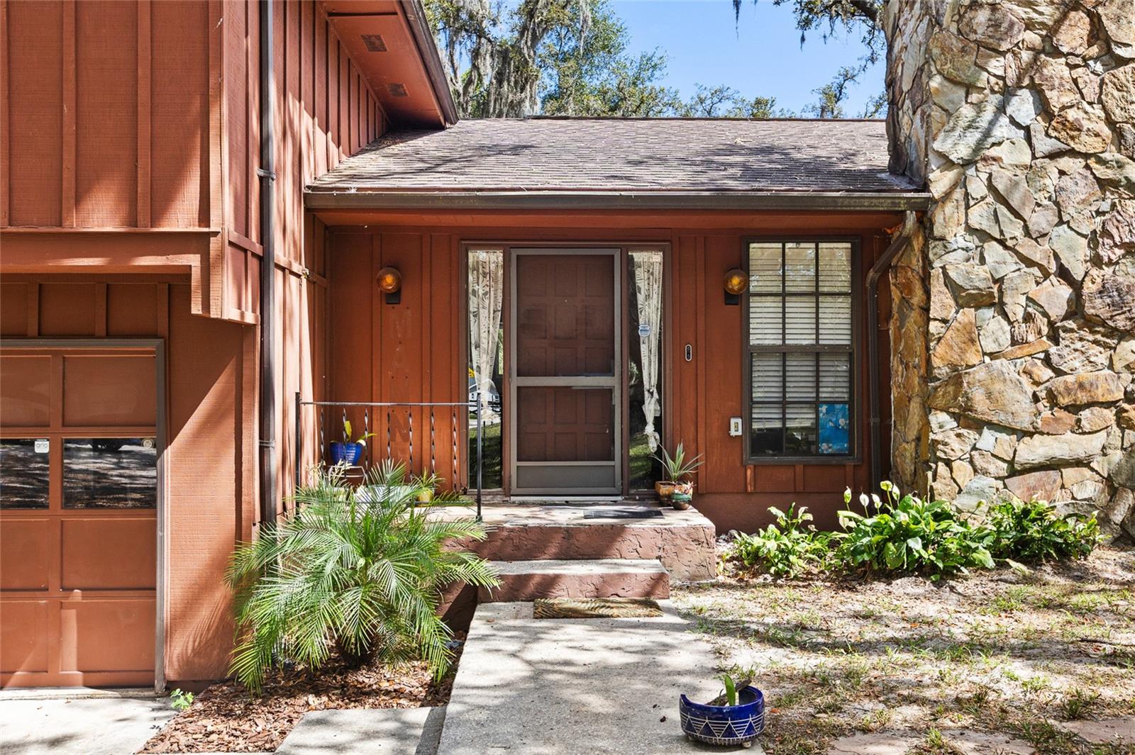 GOLDEN ACRES - Residential