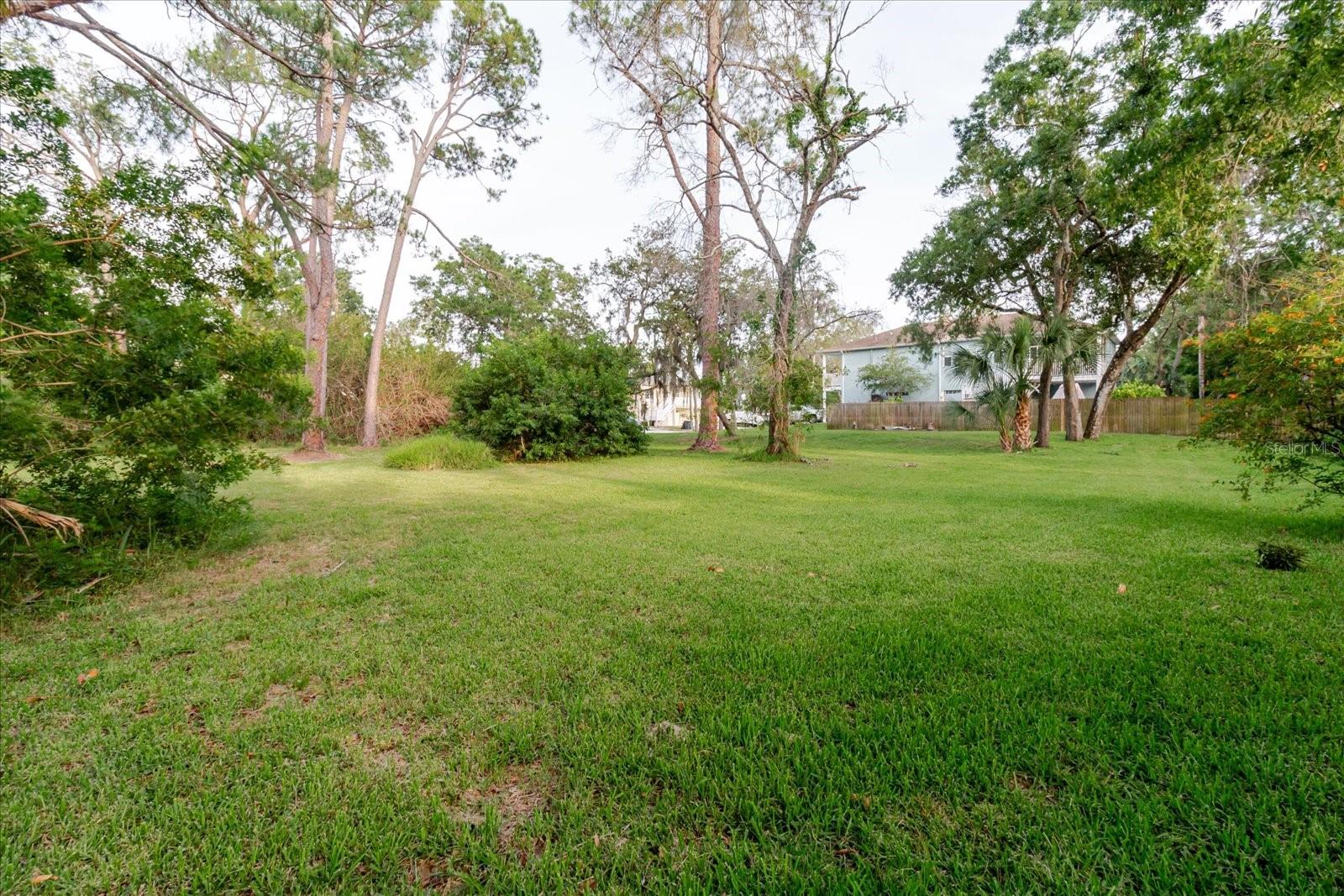 FAIRVIEW - Land