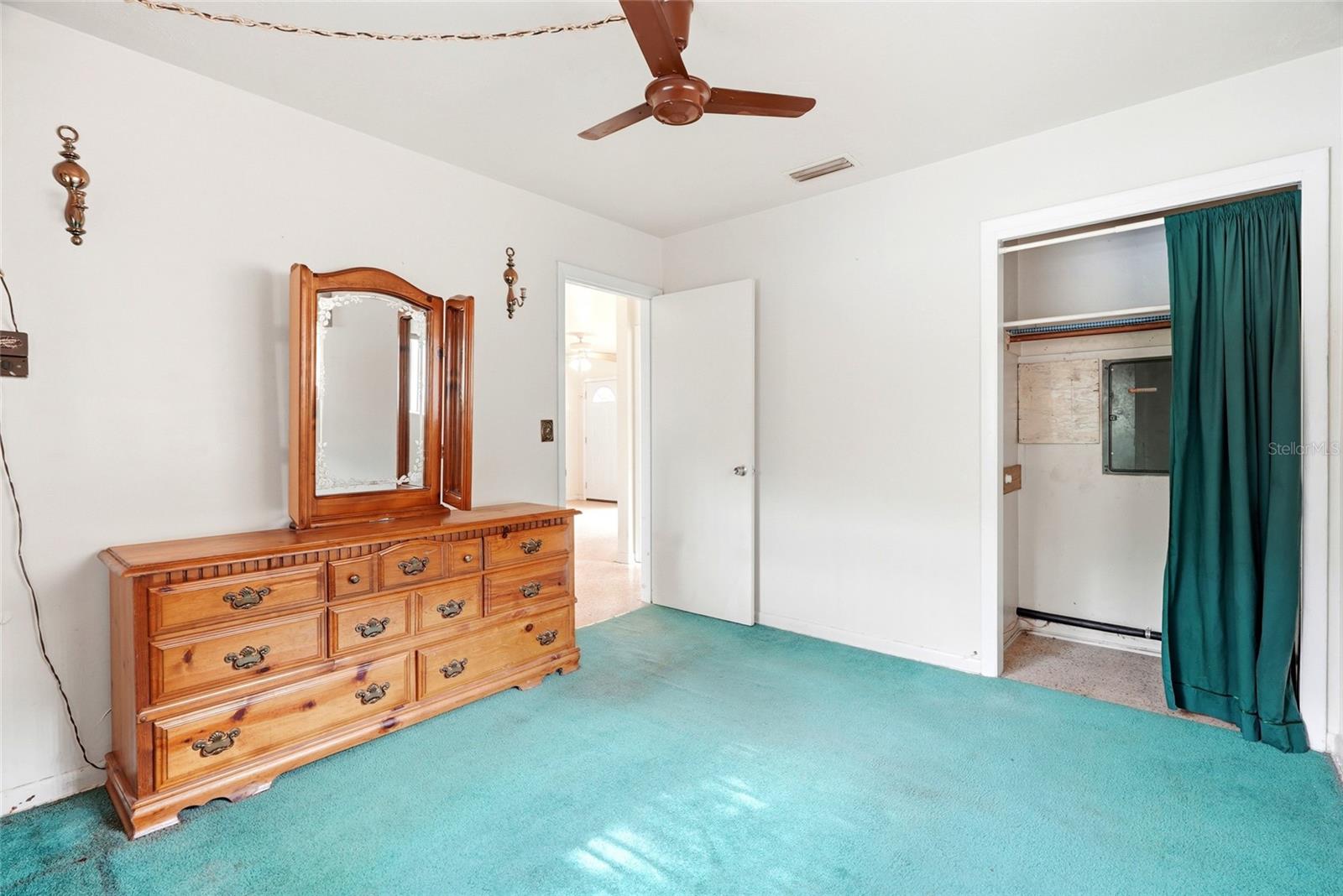 ROOSEVELT GROVES - Residential