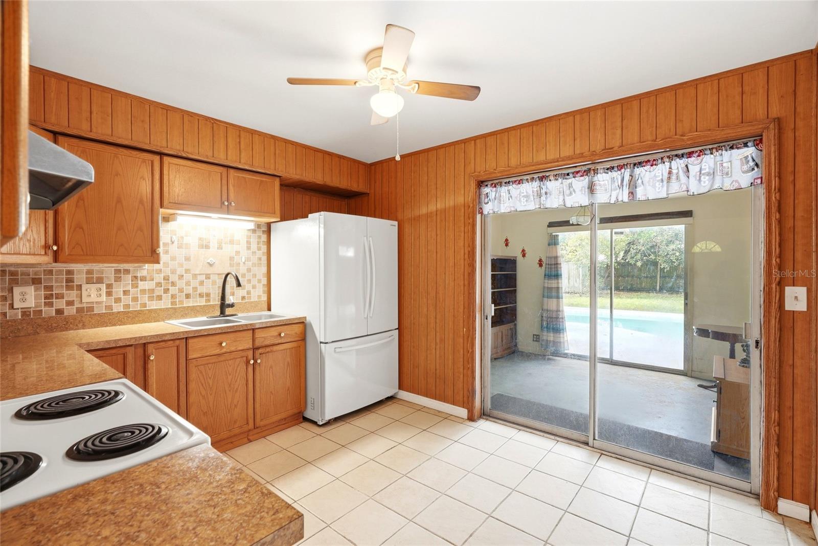 ROOSEVELT GROVES - Residential