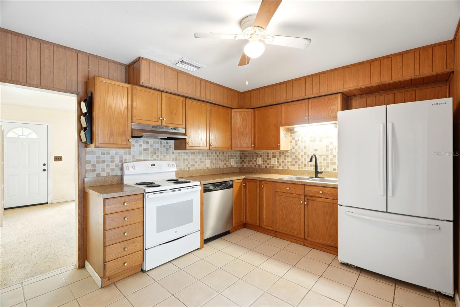ROOSEVELT GROVES - Residential