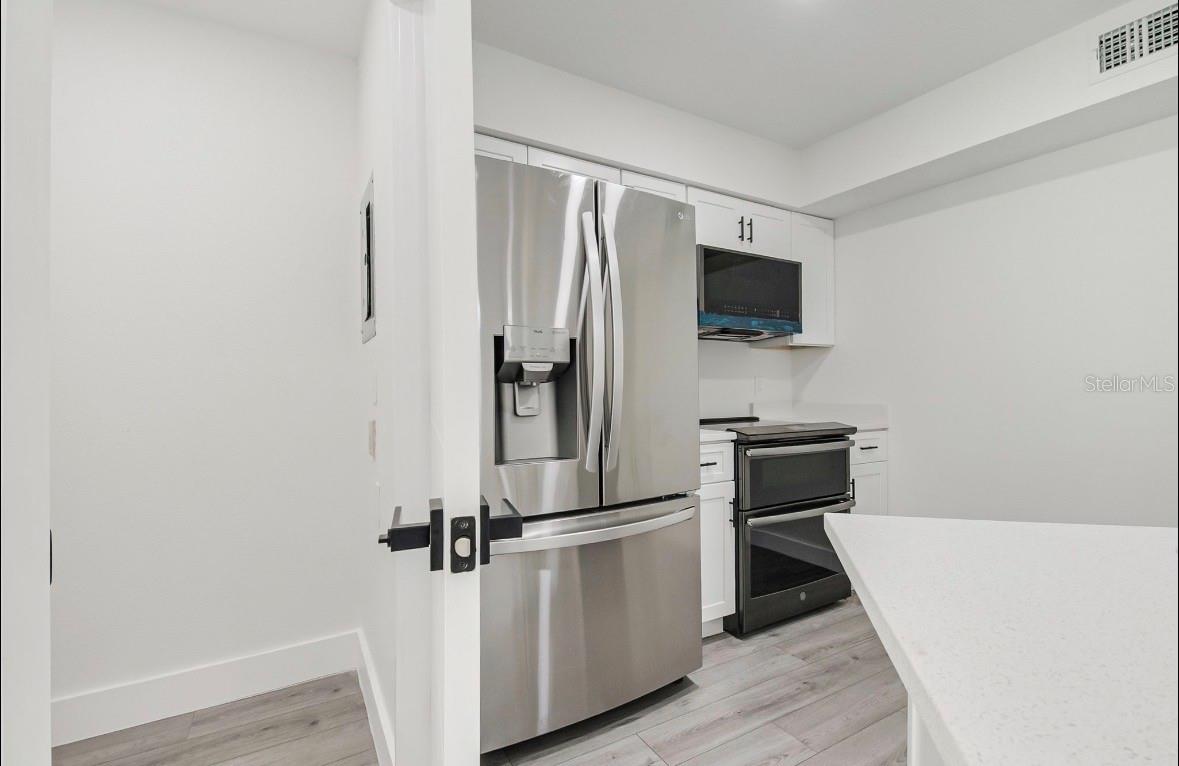 TOWNES SOUTHGATE CONDO PH D - Residential
