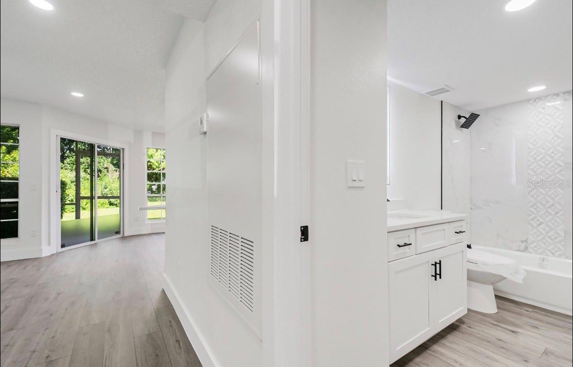 TOWNES SOUTHGATE CONDO PH D - Residential