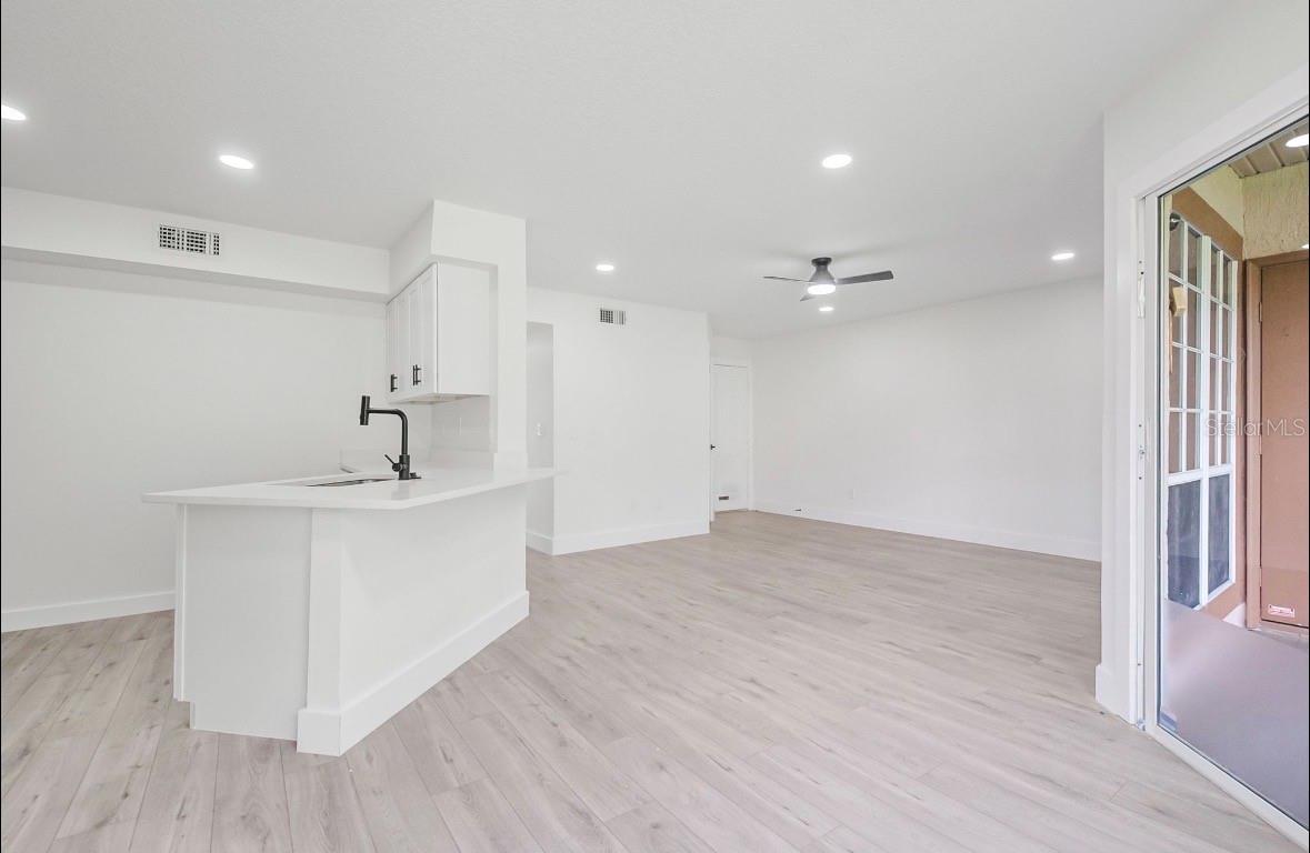 TOWNES SOUTHGATE CONDO PH D - Residential