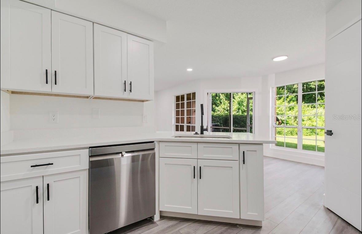 TOWNES SOUTHGATE CONDO PH D - Residential