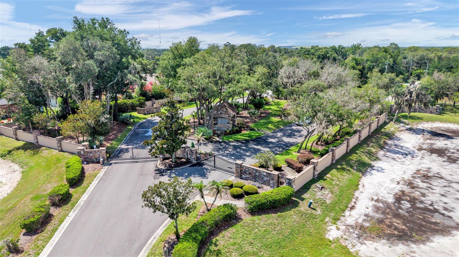 HIGHLANDS IN THE WOODS - Residential
