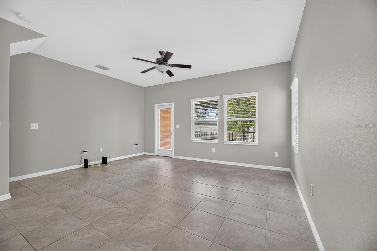 PALM RIVER TWNHMS PH 1 - Residential Lease