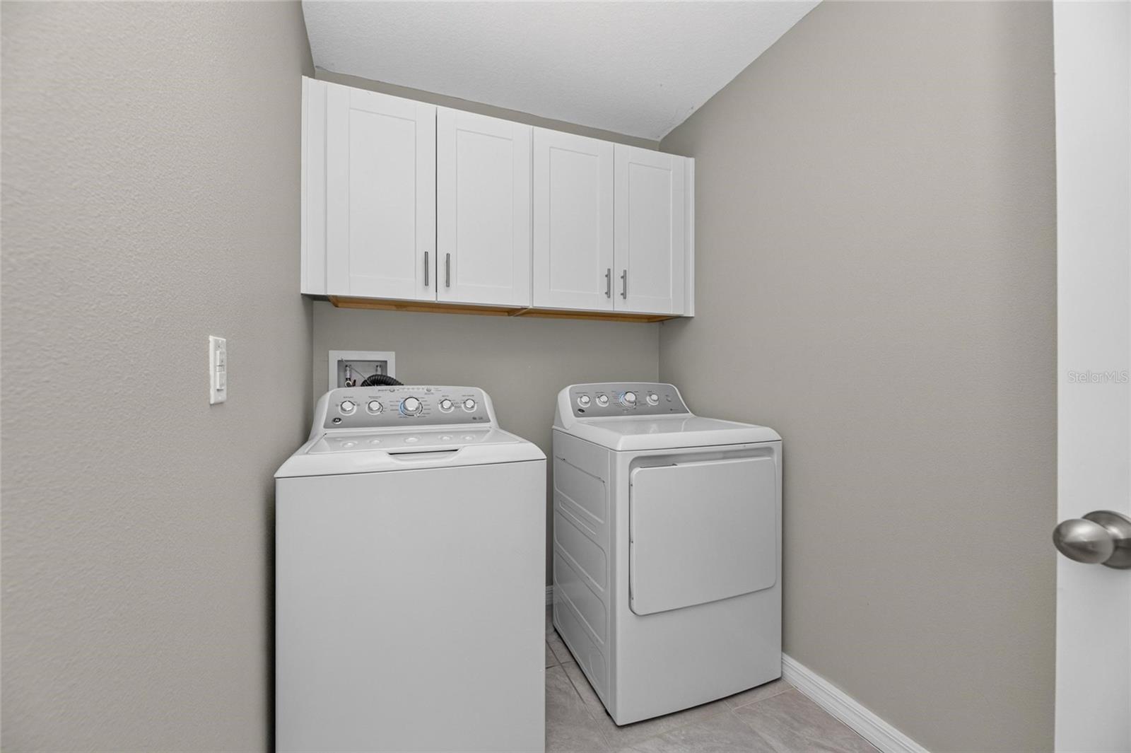 PALM RIVER TWNHMS PH 1 - Residential Lease