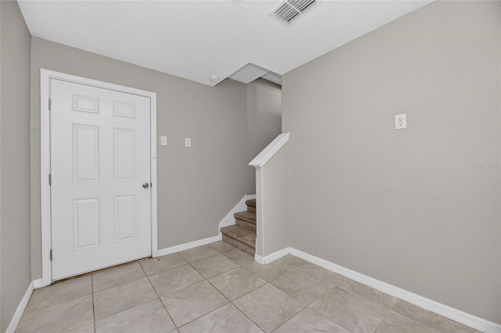 PALM RIVER TWNHMS PH 1 - Residential Lease