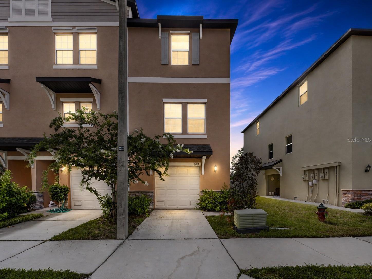 PALM RIVER TWNHMS PH 1 - Residential Lease