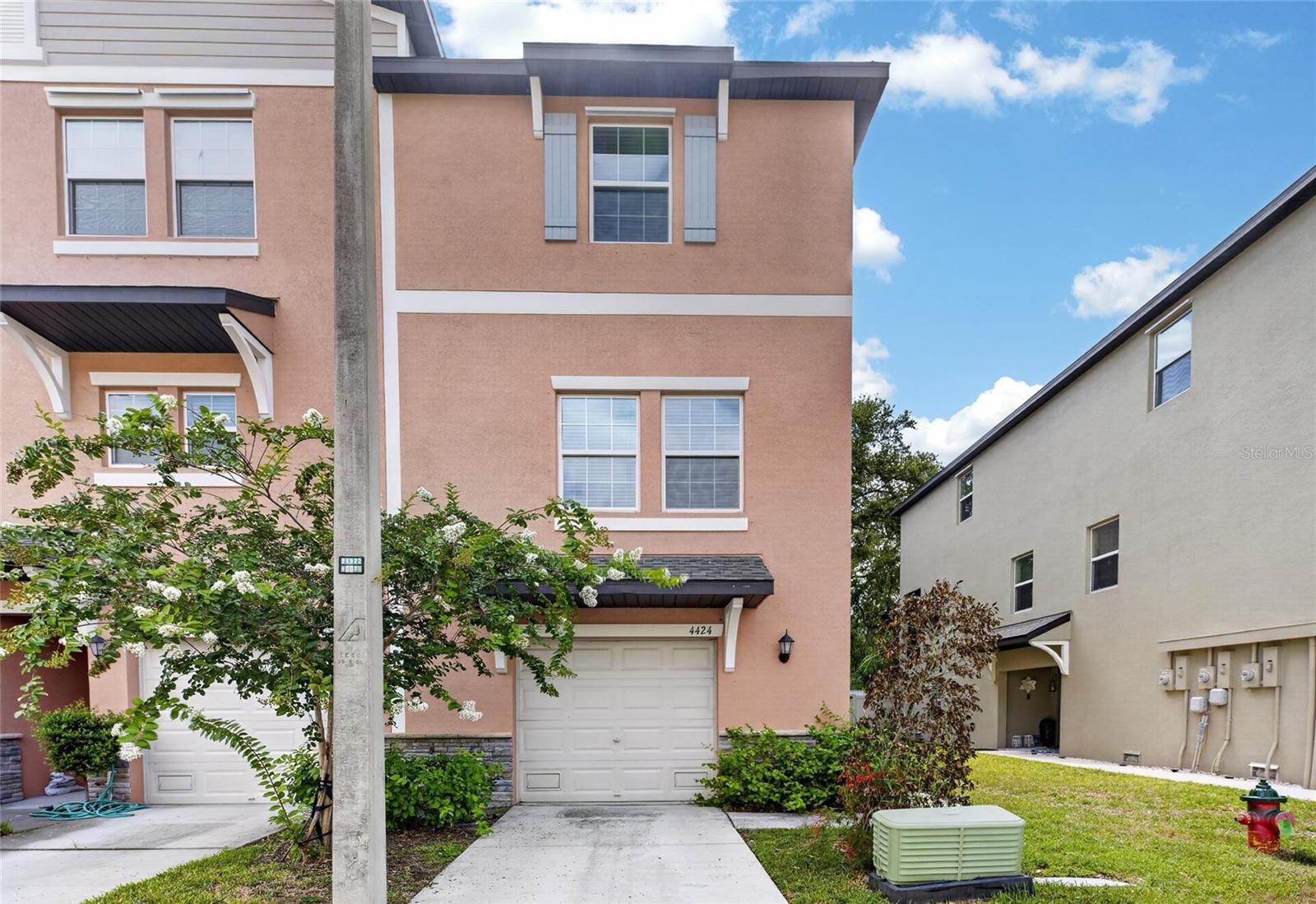PALM RIVER TWNHMS PH 1 - Residential Lease