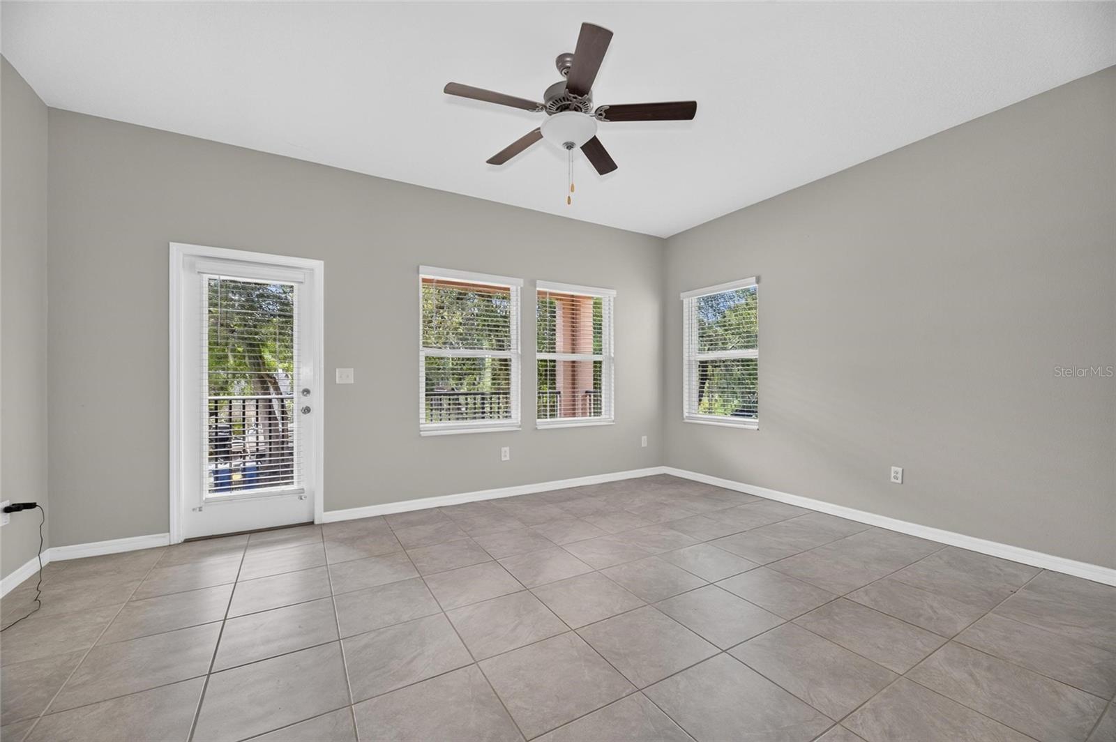 PALM RIVER TWNHMS PH 1 - Residential Lease