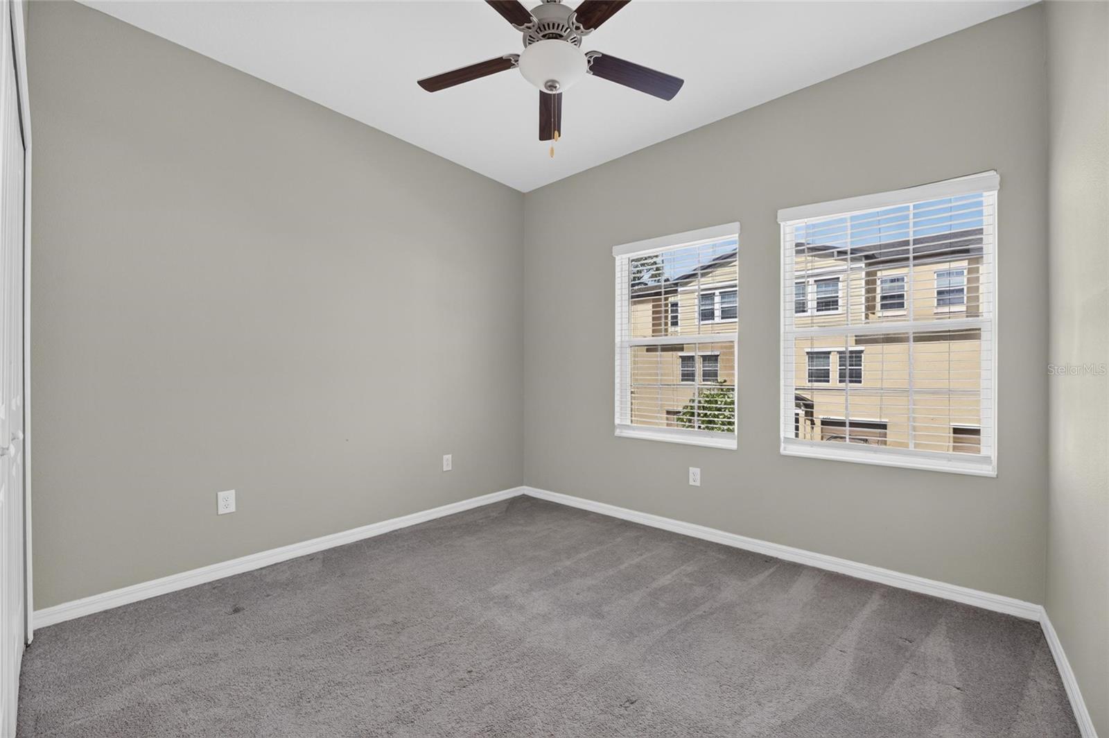 PALM RIVER TWNHMS PH 1 - Residential Lease