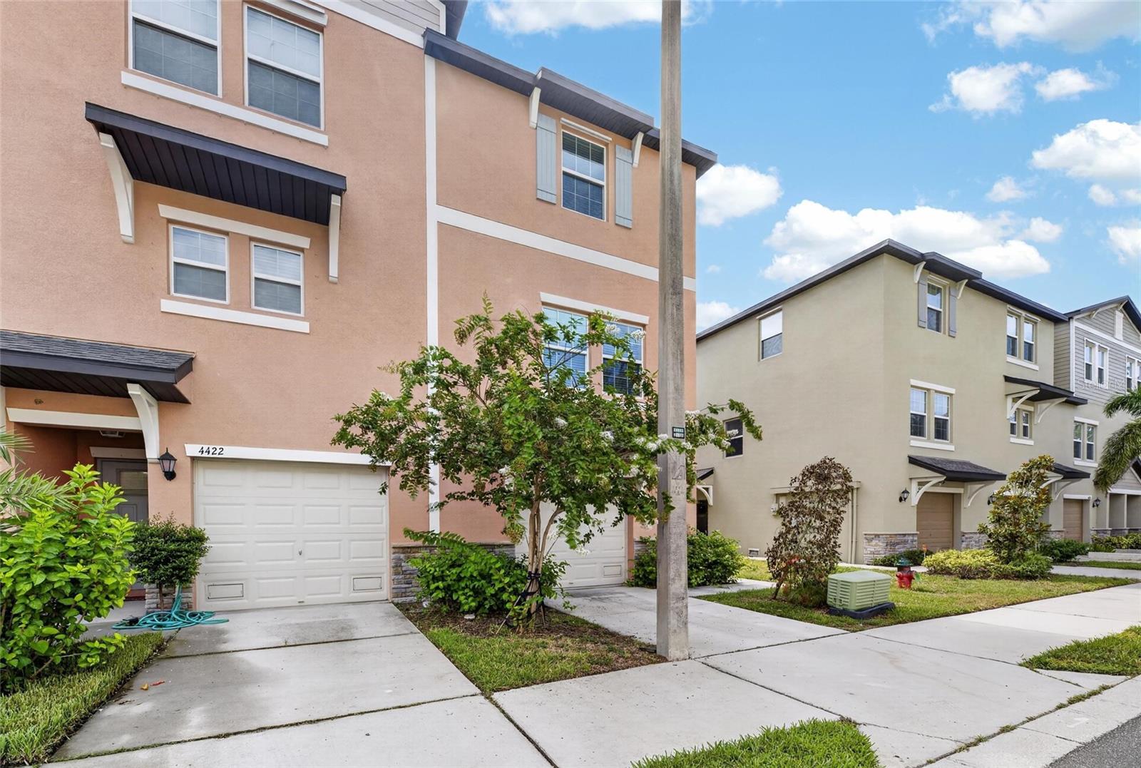 PALM RIVER TWNHMS PH 1 - Residential Lease