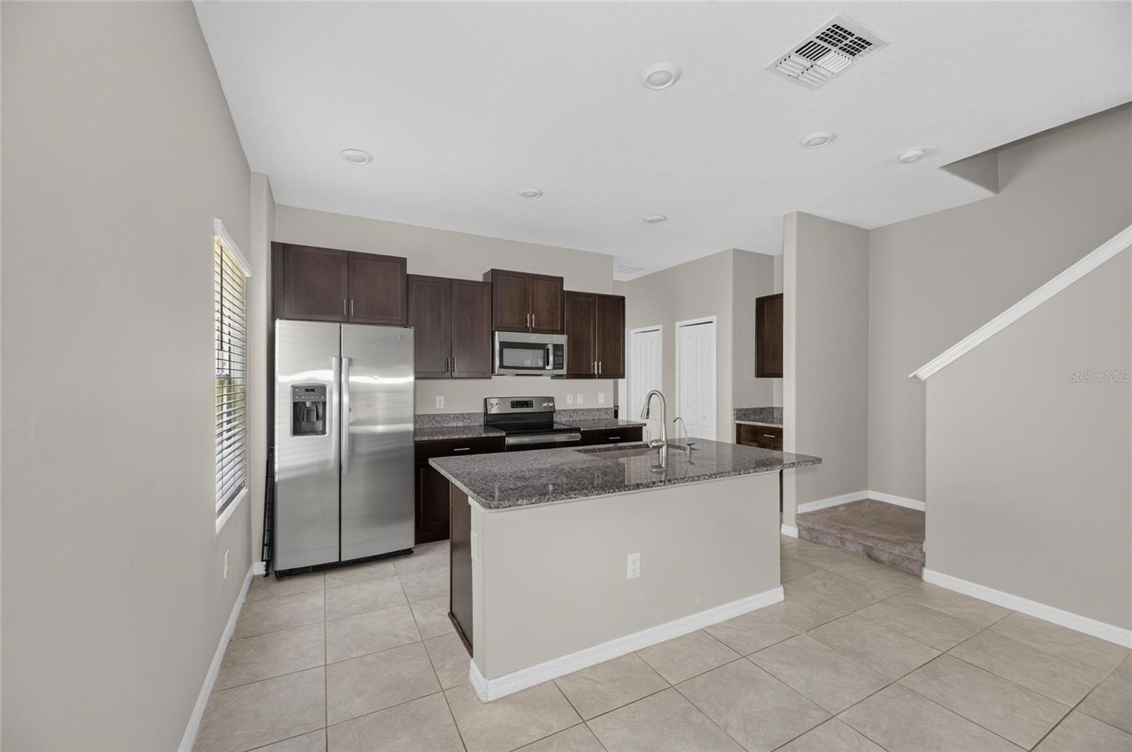 PALM RIVER TWNHMS PH 1 - Residential Lease
