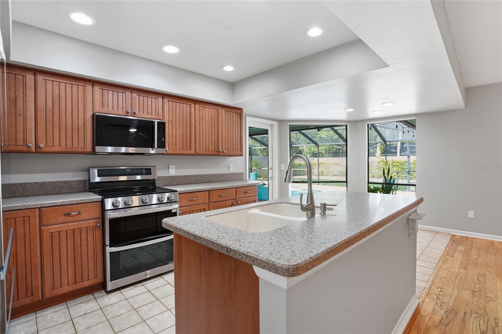 HAMPTON VILLAGE - Residential