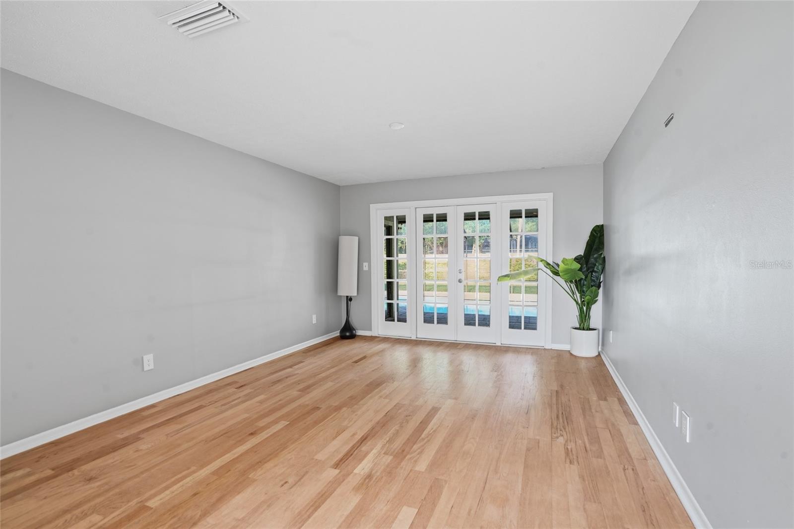 HAMPTON VILLAGE - Residential