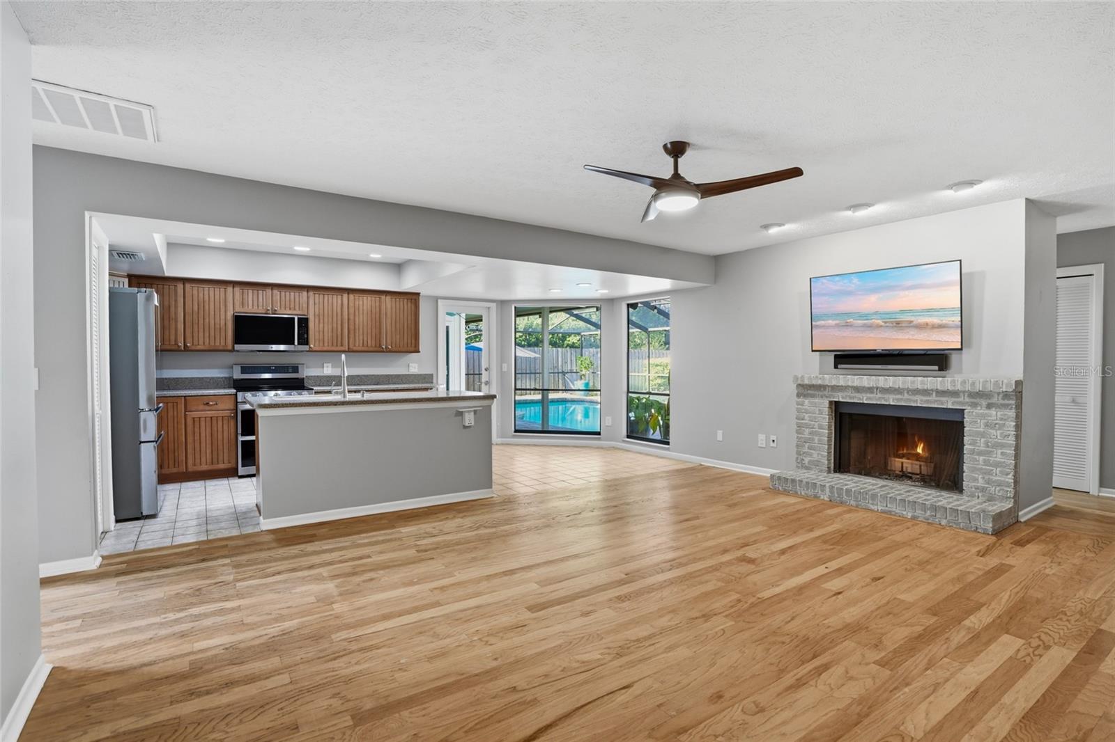 HAMPTON VILLAGE - Residential