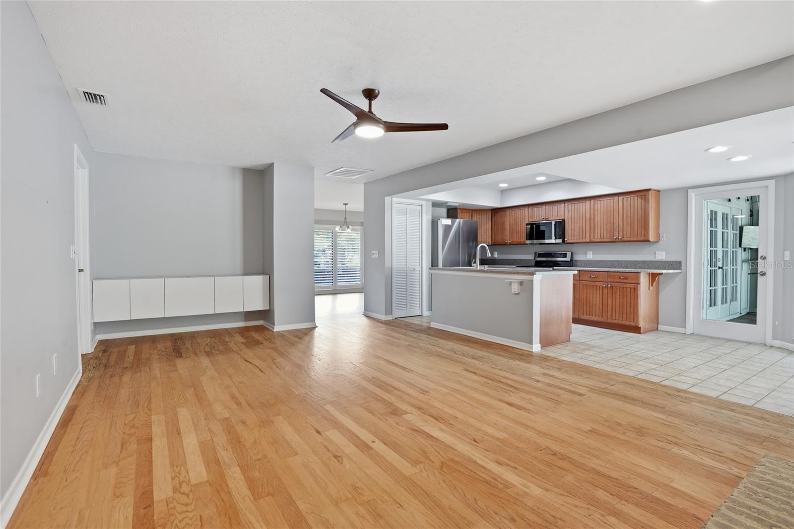 HAMPTON VILLAGE - Residential