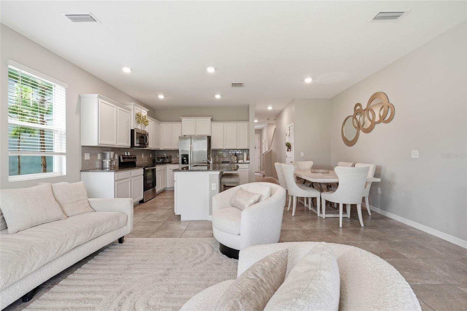 LANDING PH 1 - Residential