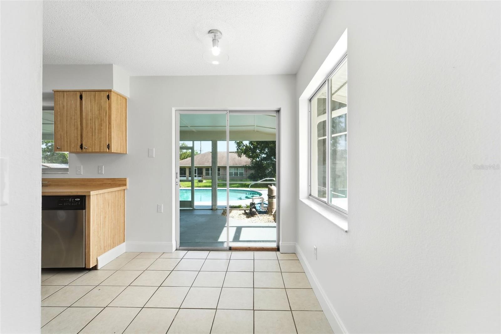 DELTONA LAKES UNIT 08 - Residential