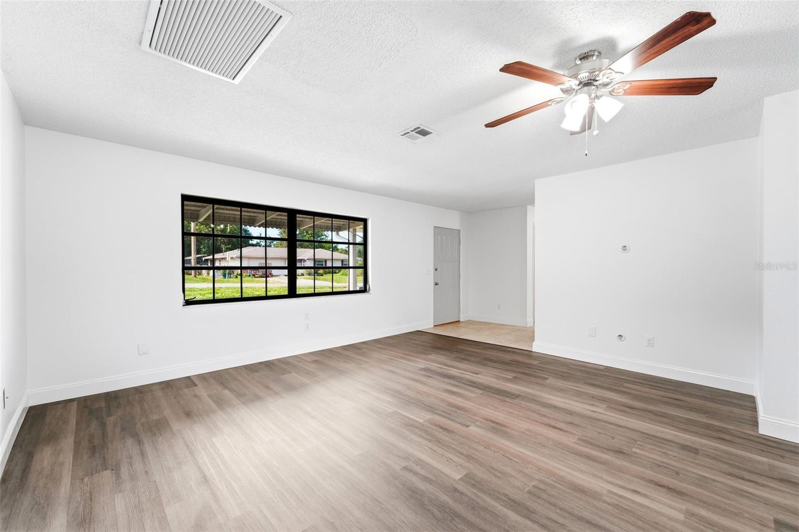 DELTONA LAKES UNIT 08 - Residential