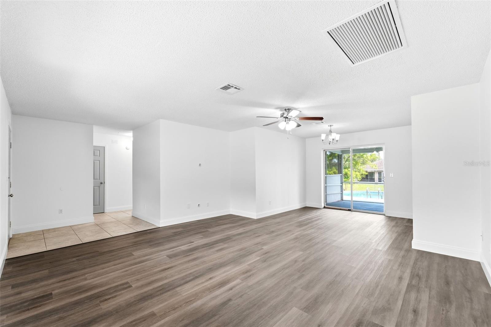 DELTONA LAKES UNIT 08 - Residential