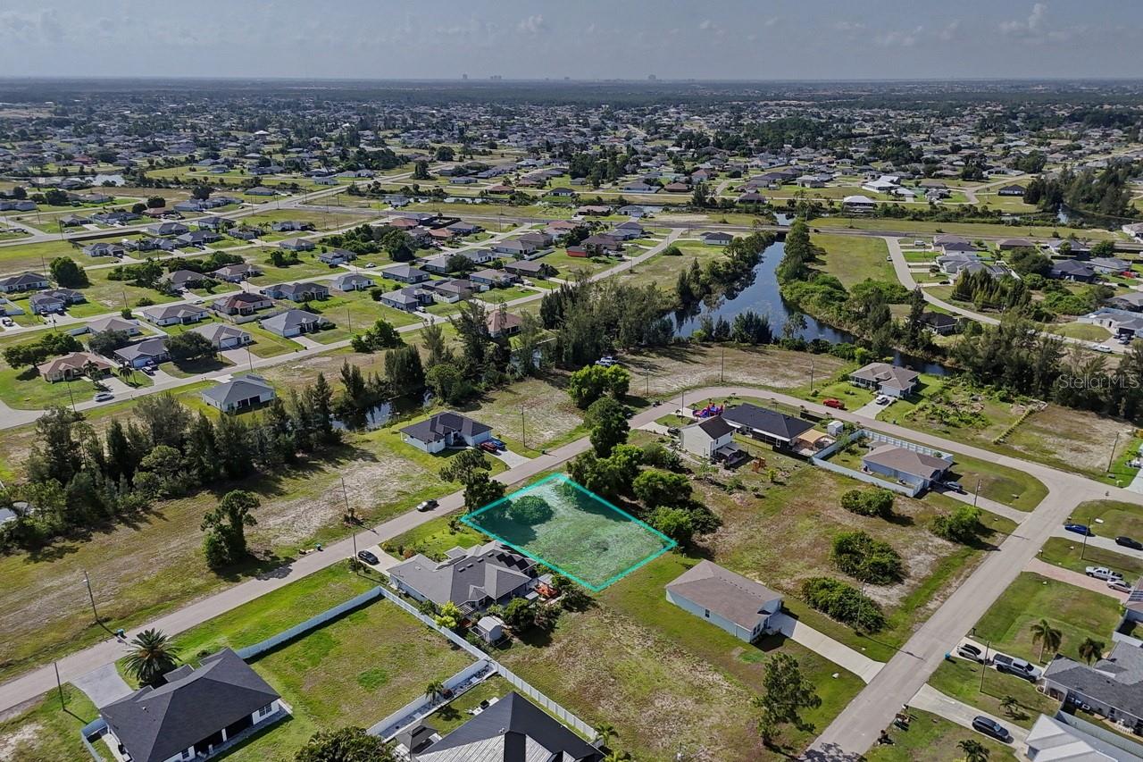 CAPE CORAL - Land