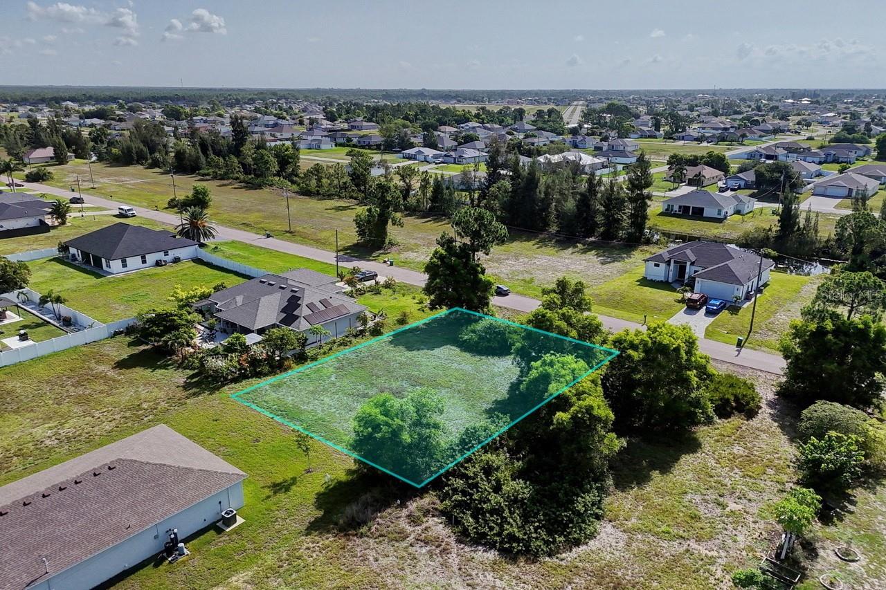 CAPE CORAL - Land