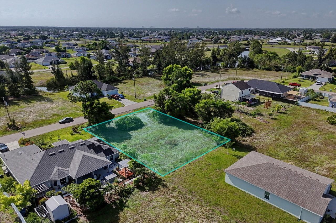 CAPE CORAL - Land