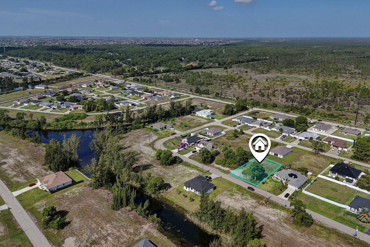 CAPE CORAL - Land